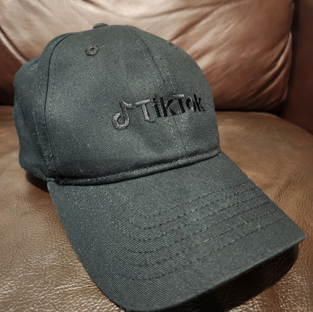 TikTok Sportsman Black Structured Adjustable Baseball Cap Adult Unisex - NWOT
